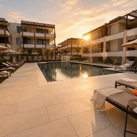 Salvatorehomes - Casa Serenia - Ultra Luxury Duplex In The Heart Of With Dream Garden & Direct Infinity Pool Access Appartamento *
