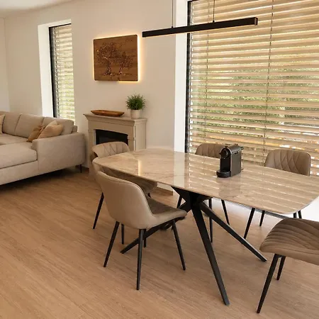 Salvatorehomes - Casa Serenia - Ultra Luxury Duplex In The Heart Of With Dream Garden & Direct Infinity Pool Access Bardolino
