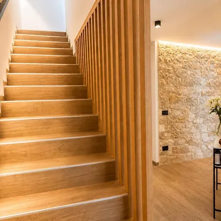Salvatorehomes - Casa Serenia - Ultra Luxury Duplex In The Heart Of With Dream Garden & Direct Infinity Pool Access Bardolino