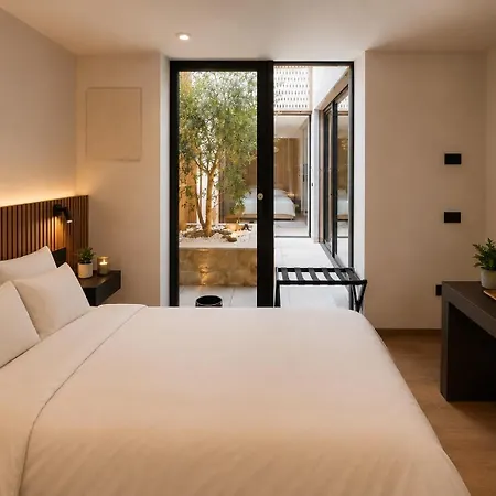 Appartamento Salvatorehomes - Casa Serenia - Ultra Luxury Duplex In The Heart Of With Dream Garden & Direct Infinity Pool Access *